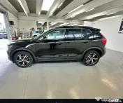 VOLVO XC40, la pret mic 