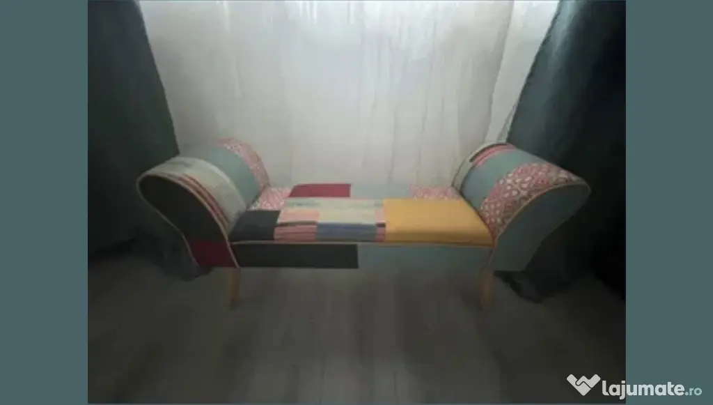 Banchetă multicoloră