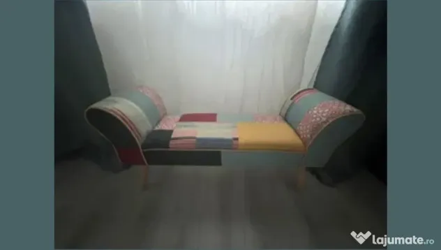 Banchetă multicoloră
