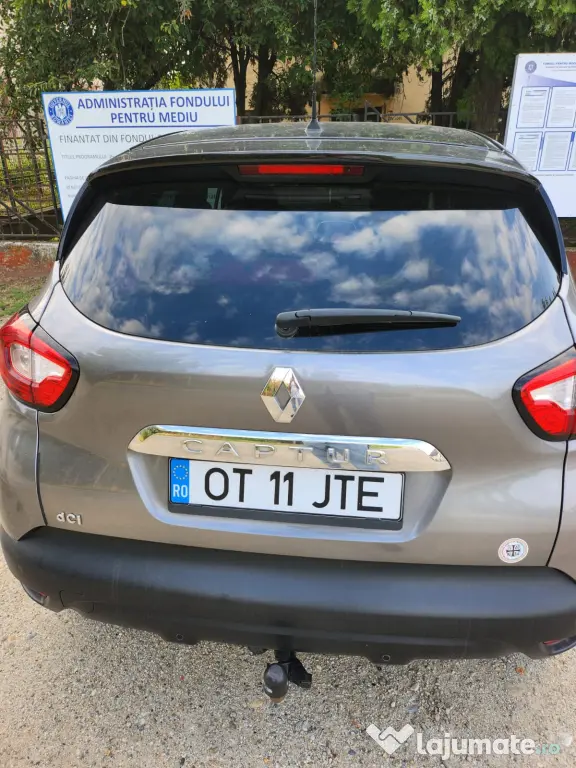 Vand Renault Captur 2014 cu motor de 1.5 dCi și cutie automată EDC
