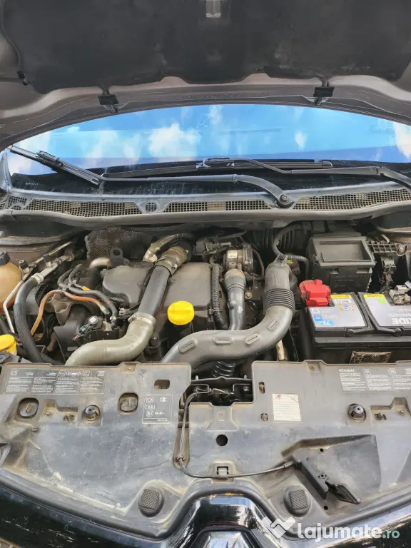 Vand Renault Captur 2014 cu motor de 1.5 dCi și cutie automată EDC