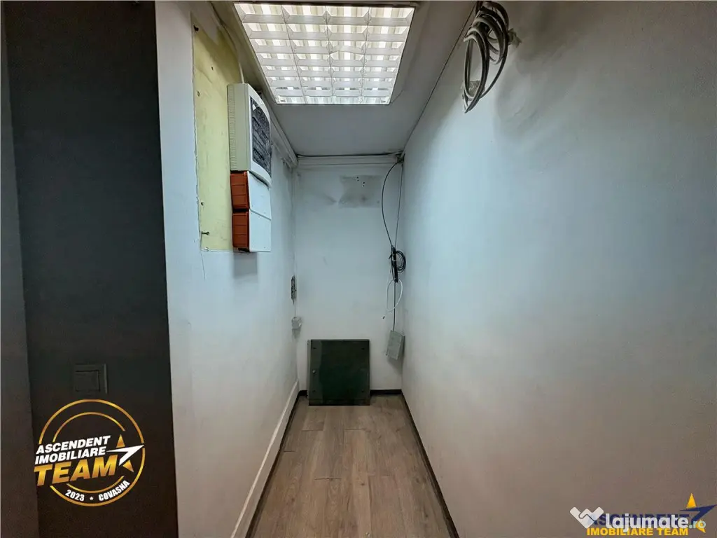 FILM3D! Spatiu comercial ultracentral, vitrina generoasa,mul - Sfantu Gheorghe (Covasna)