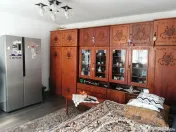 Casa cu 3 camere in zona Intre Lacuri