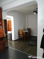 Casa cu 3 camere in zona Intre Lacuri