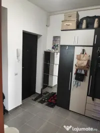 Vând garsonieră mobilata și parcare