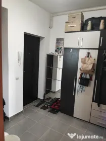 Vând garsonieră mobilata și parcare