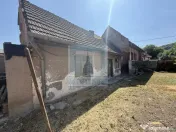 Casa 3 camere, beci ,teren 610 mp + grădină 620 mp-Loc.... 