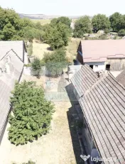 Casa 3 camere, beci ,teren 610 mp + grădină 620 mp-Loc.... 