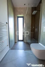 CASĂ INDIVIDUALĂ MODERNĂ ÎN STUPINI-500 mp teren 