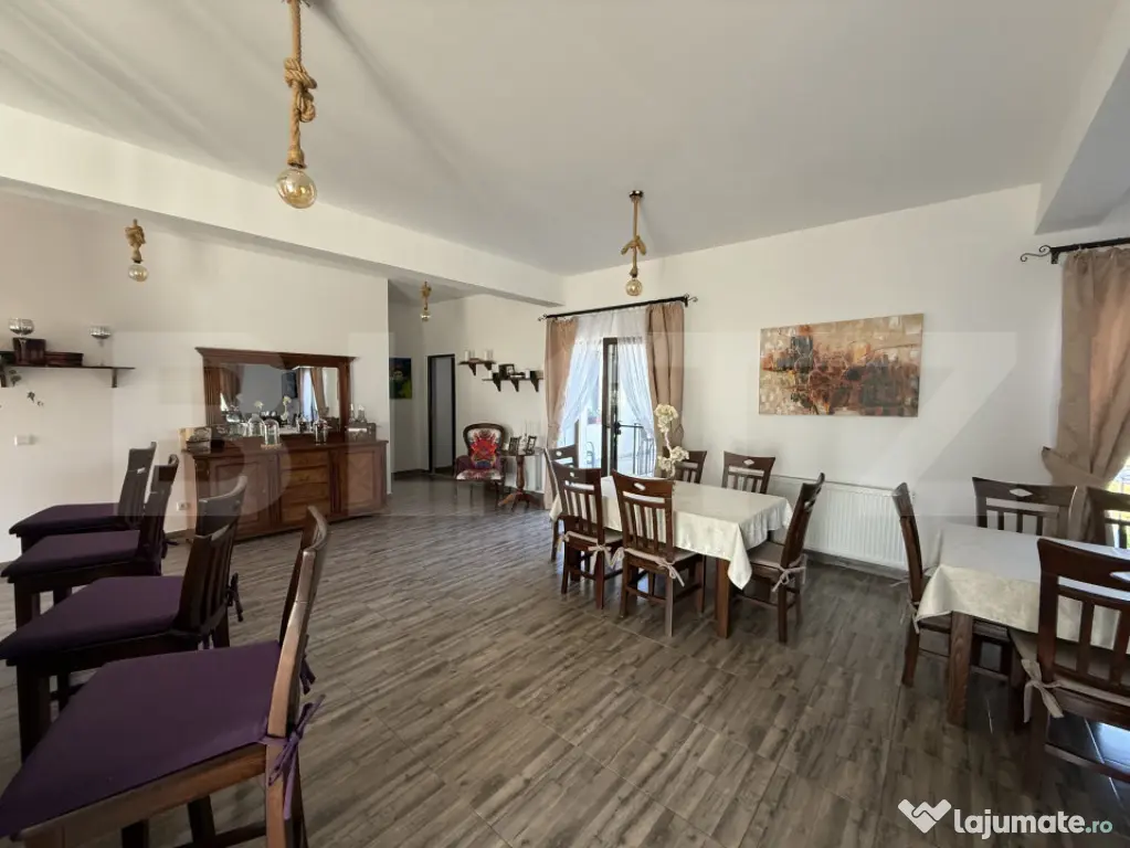 Pensiune cu 4 camere, teren 1570 mp, zona Lazuri - Lazuri (Satu-Mare)
