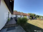 Pensiune cu 4 camere, teren 1570 mp, zona Lazuri 