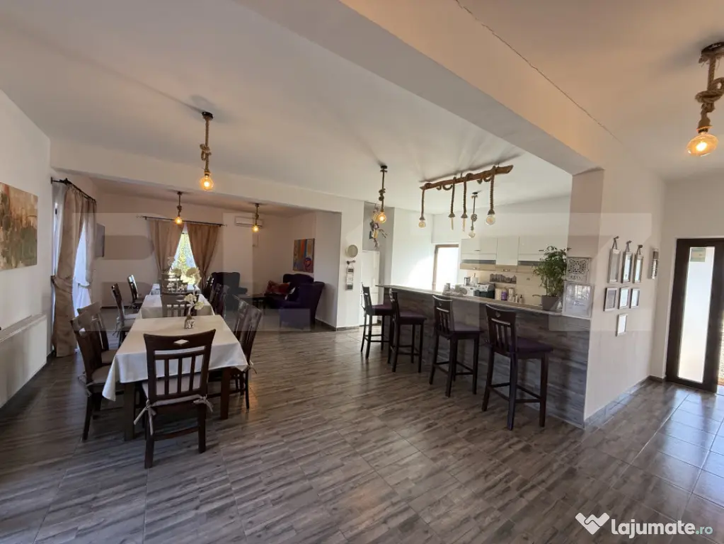 Pensiune cu 4 camere, teren 1570 mp, zona Lazuri - Lazuri (Satu-Mare)