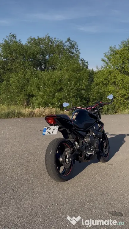 Vând Motocicleta yamaha xj6 limitat A2
