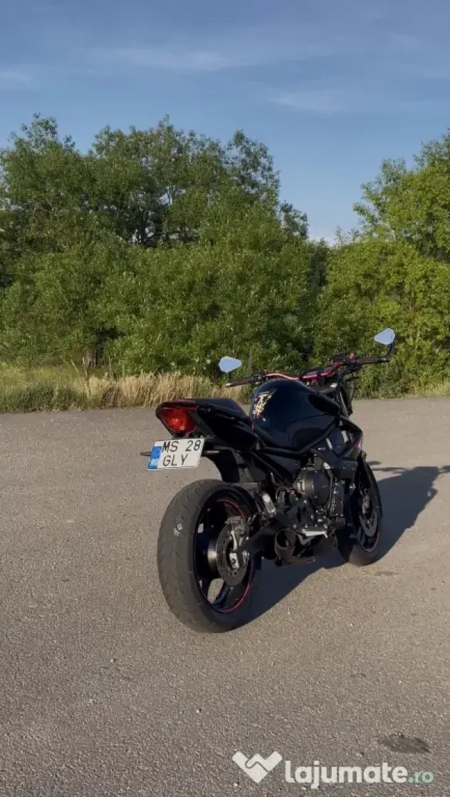Vând Motocicleta yamaha xj6 limitat A2