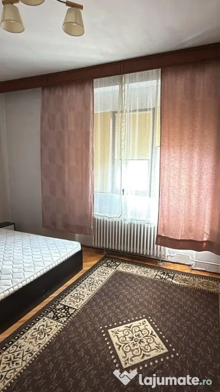 Apartament 3 camere spatios cu terasa la casa tip bloc Lipovei