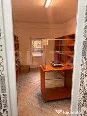 Garsoniera -Spatiu comercial in acte cu baie Tractorul 