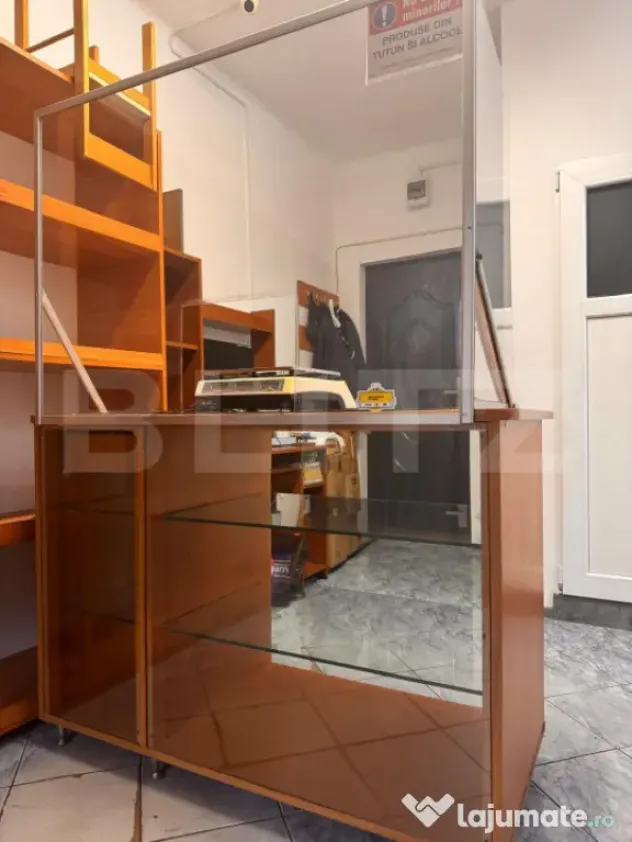 Garsoniera -Spatiu comercial in acte cu baie Tractorul - Brasov (Brasov)