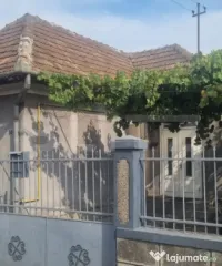 CASA CU 2 CAMERE CURTE SI GRADINA