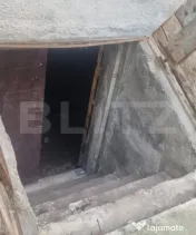 CASA CU 2 CAMERE CURTE SI GRADINA 