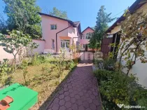 Casă spațioasă cu 7 camere, ideală pentru familie num...