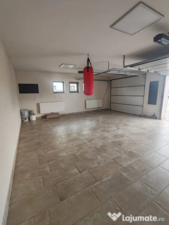 Rezidență premium 315 mp – 3 dormitoare cu baie proprie - Baia Mare (Maramures)