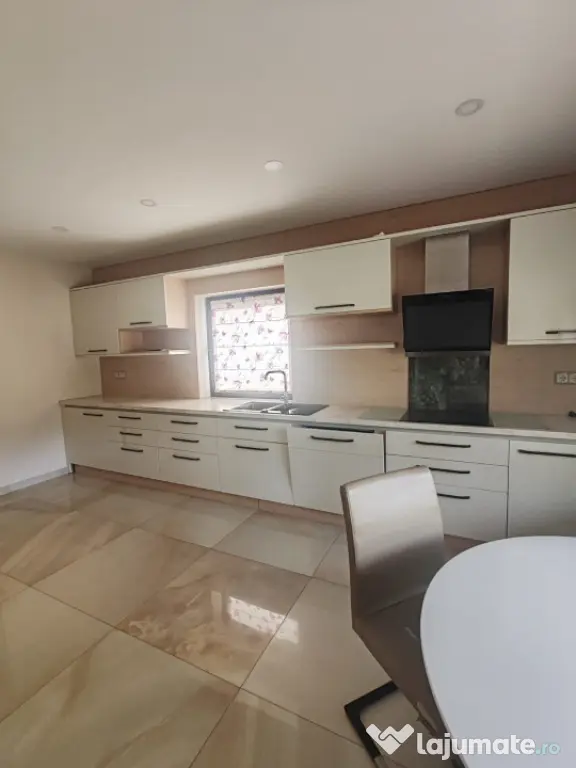 Rezidență premium 315 mp – 3 dormitoare cu baie proprie - Baia Mare (Maramures)