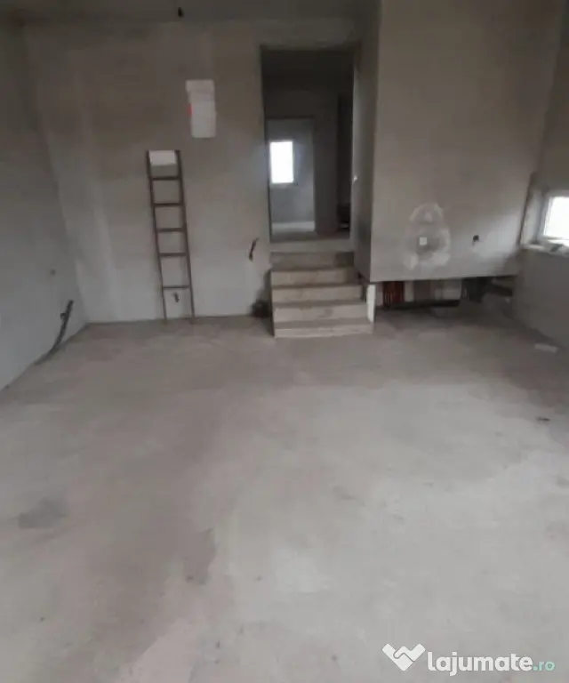 Casa individuala 17 incaperi 257 mp utili zona Someseni - Cluj-Napoca (Cluj)
