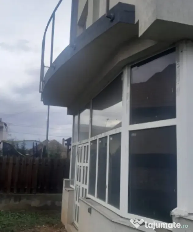 Casa individuala 17 incaperi 257 mp utili zona Someseni - Cluj-Napoca (Cluj)