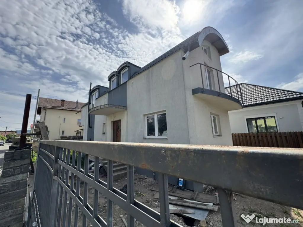 Casa individuala 17 incaperi 257 mp utili zona Someseni - Cluj-Napoca (Cluj)