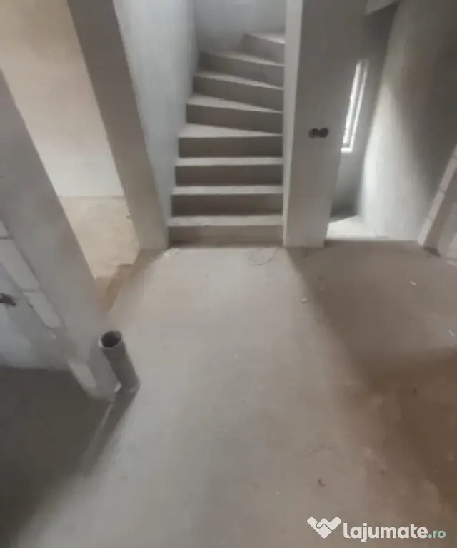 Casa individuala 17 incaperi 257 mp utili zona Someseni - Cluj-Napoca (Cluj)
