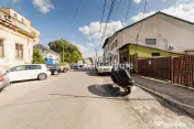 Inchiriere teren 150mp, strada Victoriei, Pitesti 