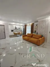Apartament 3 camere I zona Vivo