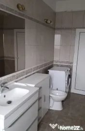 DE inchiriat apartament cu 3 camere, General. etaj 2, 450...