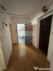 Apartament cu 3 camere in zona sud