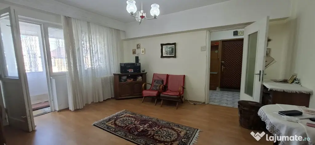 Mioritei (Restaurant Miorita)-3 camere /68 mp /etaj 1 /centrala / PVC - Bacau (Bacau)