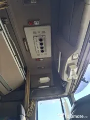 camion cu remorcă 