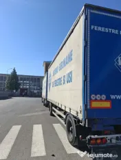 camion cu remorcă 