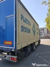 camion cu remorcă 