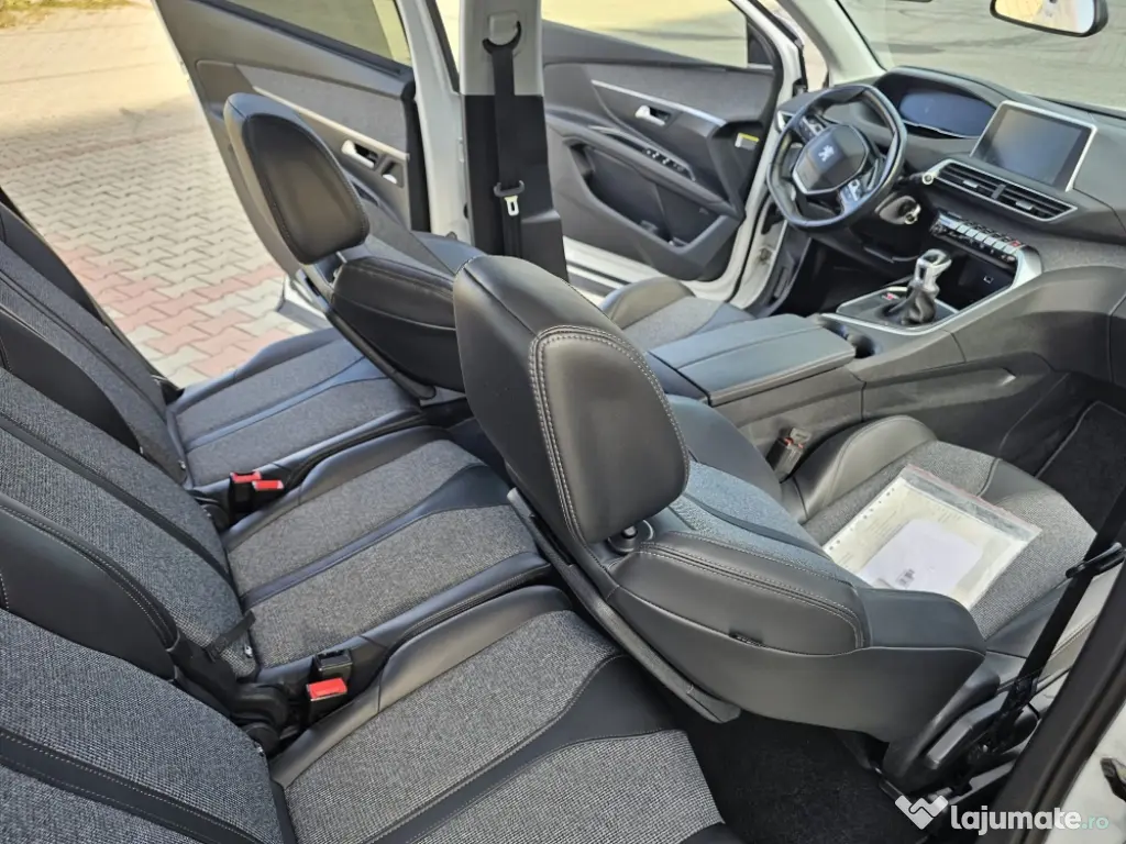 Peugeot 5008 Benzina PureTech Allure GT line pachet Euro 6