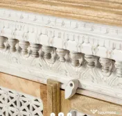 Comoda din Lemn Sculptat 