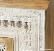 Comoda din Lemn Sculptat 