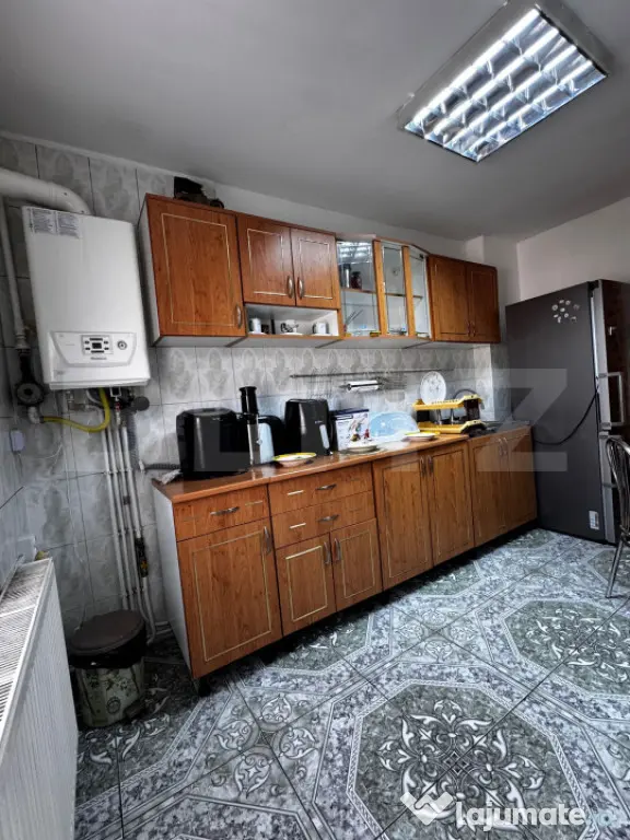 Apartament cu 4 camere, ultracentral, 80mp, cu parcare - Campia Turzii (Cluj)