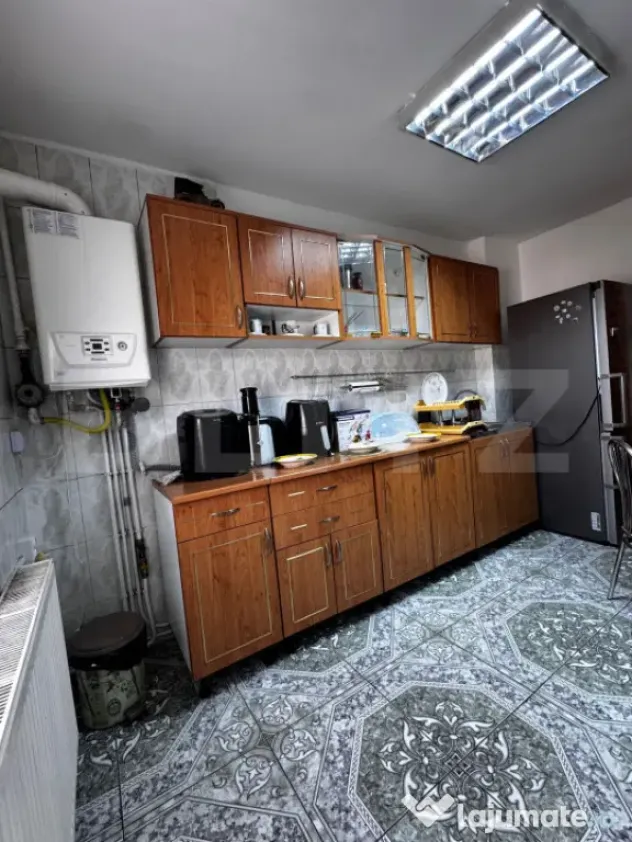 Apartament cu 4 camere, ultracentral, 80mp, cu parcare - Campia Turzii (Cluj)