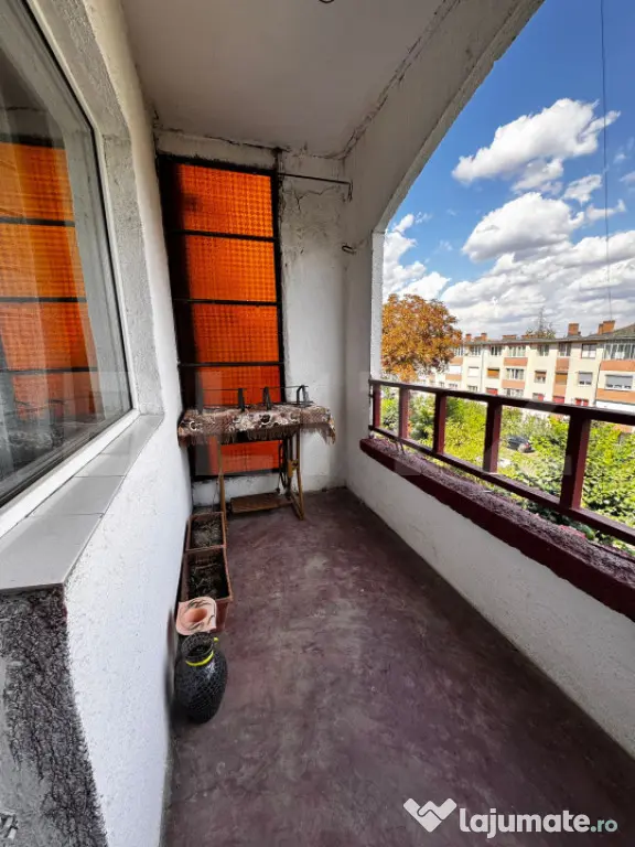 Apartament cu 4 camere, ultracentral, 80mp, cu parcare - Campia Turzii (Cluj)