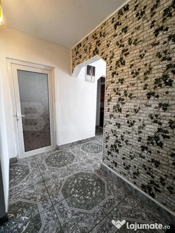 Apartament cu 4 camere, ultracentral, 80mp, cu parcare - Campia Turzii (Cluj)
