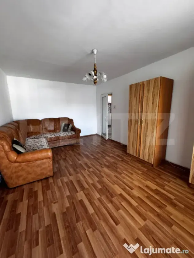Apartament cu 4 camere, ultracentral, 80mp, cu parcare - Campia Turzii (Cluj)