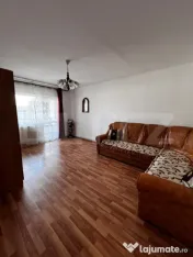 Apartament cu 4 camere, ultracentral, 80mp, cu parcare 
