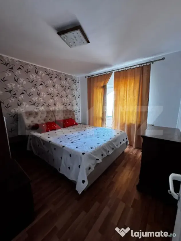 Apartament cu 4 camere, ultracentral, 80mp, cu parcare - Campia Turzii (Cluj)