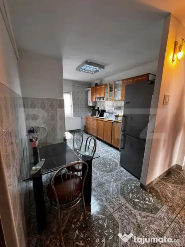 Apartament cu 4 camere, ultracentral, 80mp, cu parcare - Campia Turzii (Cluj)