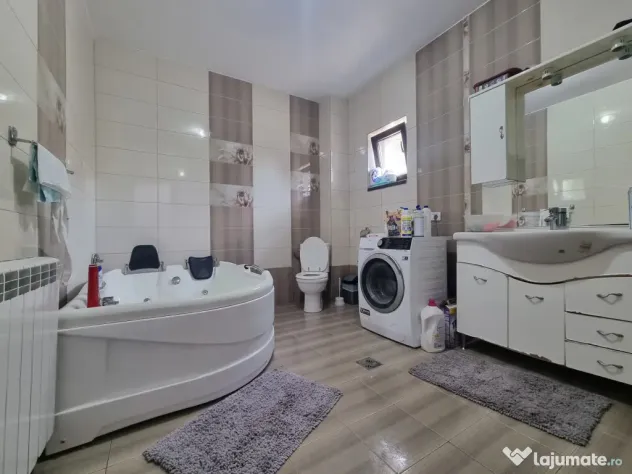 Vilă deosebită- Cartierul CFR Bacău- destinații multiple - Bacau (Bacau)